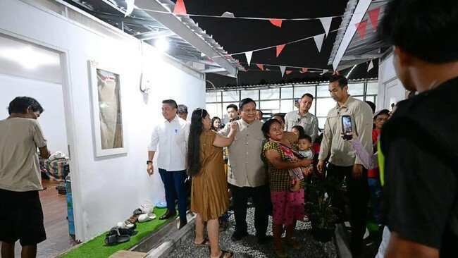 Kunjungan Prabowo ke Hunian Baru Warga Relokasi di Senen