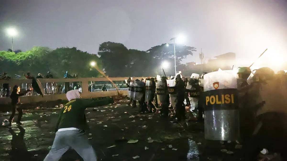 Klarifikasi Gubernur DKI Jakarta mengenai CCTV saat Aksi Unjuk Rasa Klarifikasi Gubernur DKI Jakarta mengenai CCTV saat Aksi Unjuk Rasa