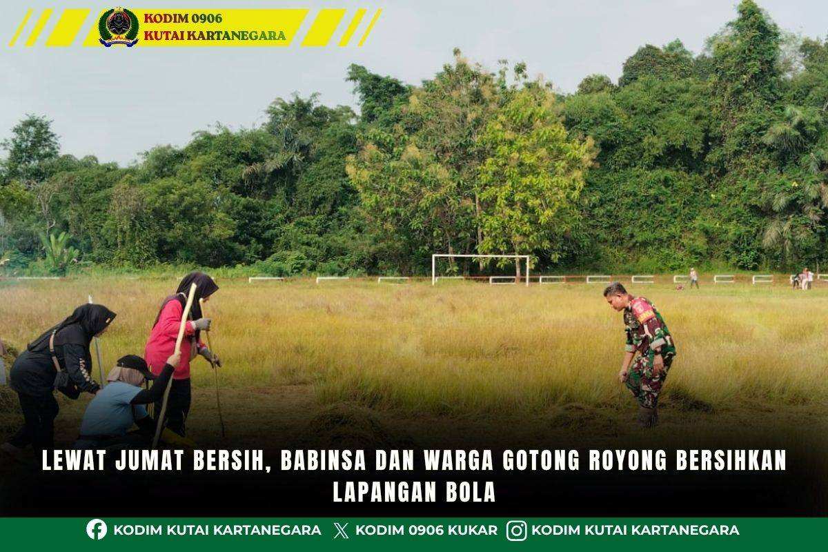foto website - 2026-08-21T153647.522 Lewat Jumat Bersih, Babinsa dan Warga Gotong Royong Bersihkan Lapangan Bola