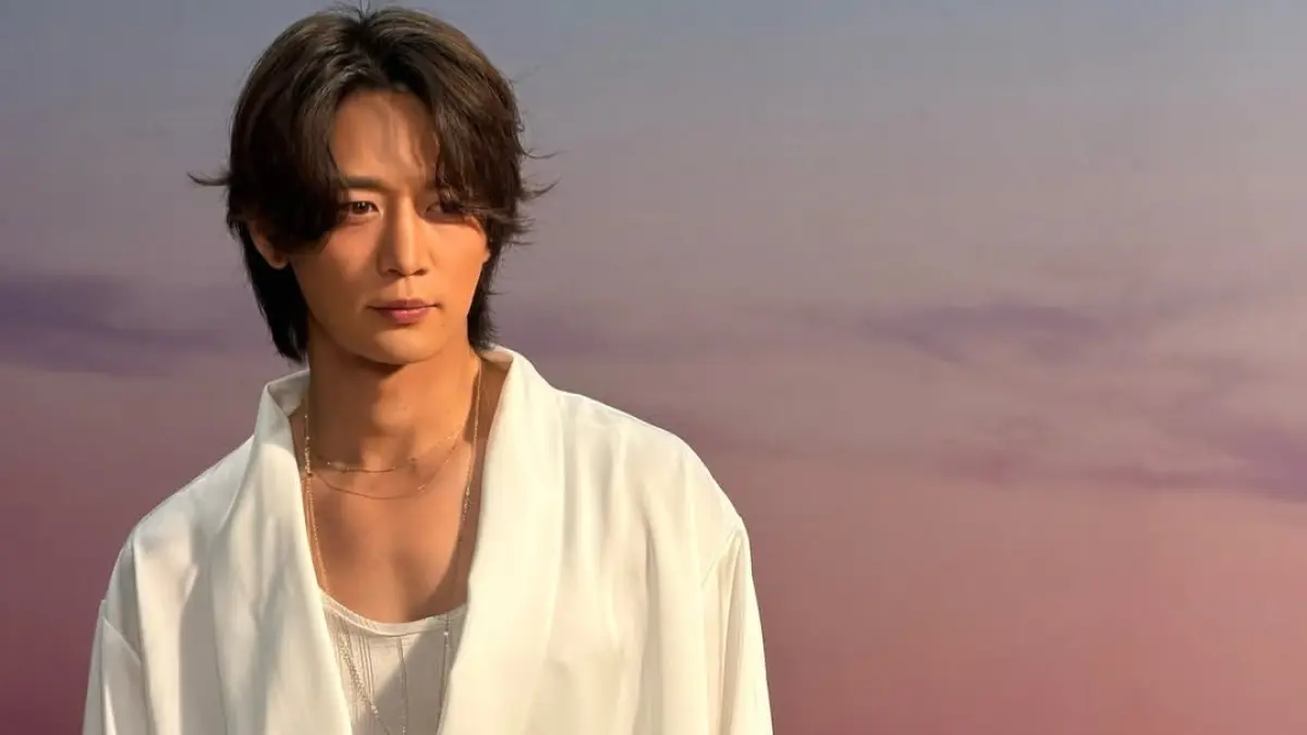 Minho SHINee Luncurkan Mini Album ‘Make It Hot’ dengan Kisah Cinta dan Perpisahan Minho SHINee Luncurkan Mini Album ‘Make It Hot’ dengan Kisah Cinta dan Perpisahan