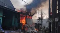 Kebakaran Gudang Kertas Bekas di Surabaya: Penyebab dan Perkembangan Terbaru