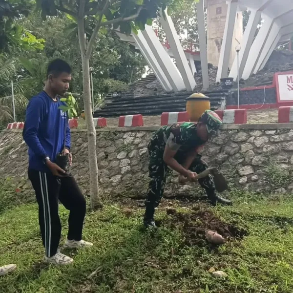Cepat Tanggap, Babinsa Koramil Kesamben Bersama Tim Gabungan Berhasil Padamkan Kebakaran Lahan Di Desa Sukoanyar