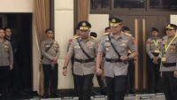 Sertijab Kapolda Papua Barat Daya, Brigjen Pol Audie Sonny Latuheru Serahkan Tongkat Komando kepada Brigjen Pol Hengki Haryadi