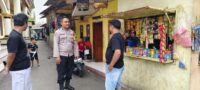 Sambangi Warung Warga, Bhabinkamtibmas Sukanagara Perkuat Silaturahmi dan Kamtibmas