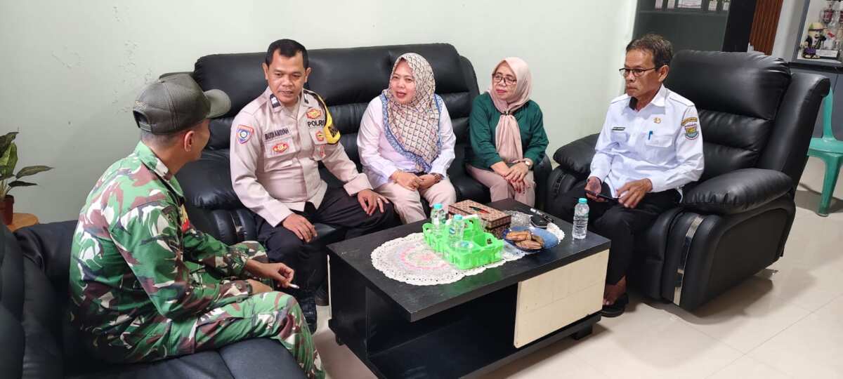 Cooling System dan DDS, Bhabinkamtibmas Pasir Jaya Sambangi Perangkat Desa Perkuat Kamtibmas
