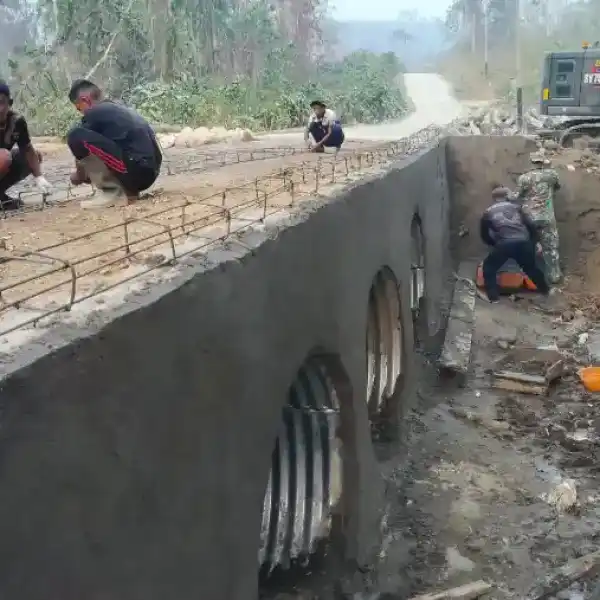 Jembatan Armco Terus Berproses, TNI dan Warga Bahu-Membahu Wujudkan Akses Baru