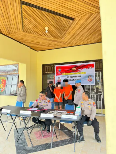 IMG-20260924-WA0045 Polres Maybrat Musnahkan 115 Gram Ganja, Komitmen Polri Berantas Narkotika dan Disaksikan oleh Sejumlah Pihak