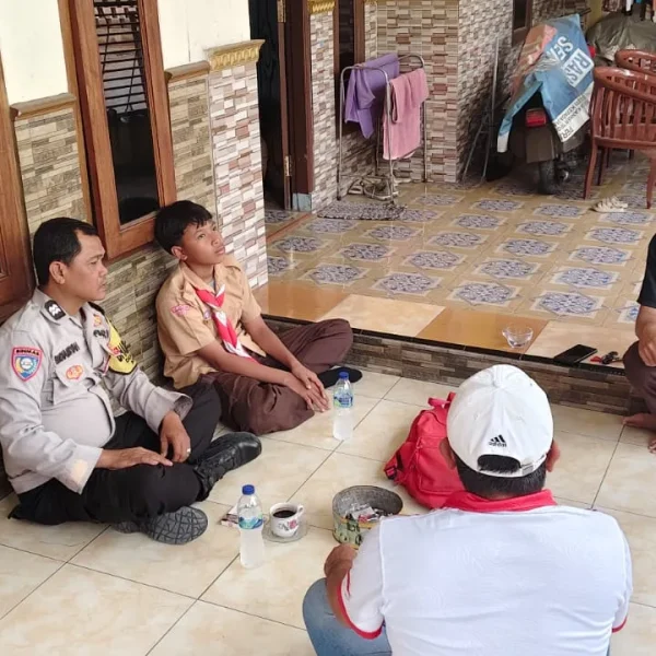 Aiptu Budiansyah Sambangi Warga Pasir Jaya, Perkuat Kamtibmas dan Sosialisasi 110