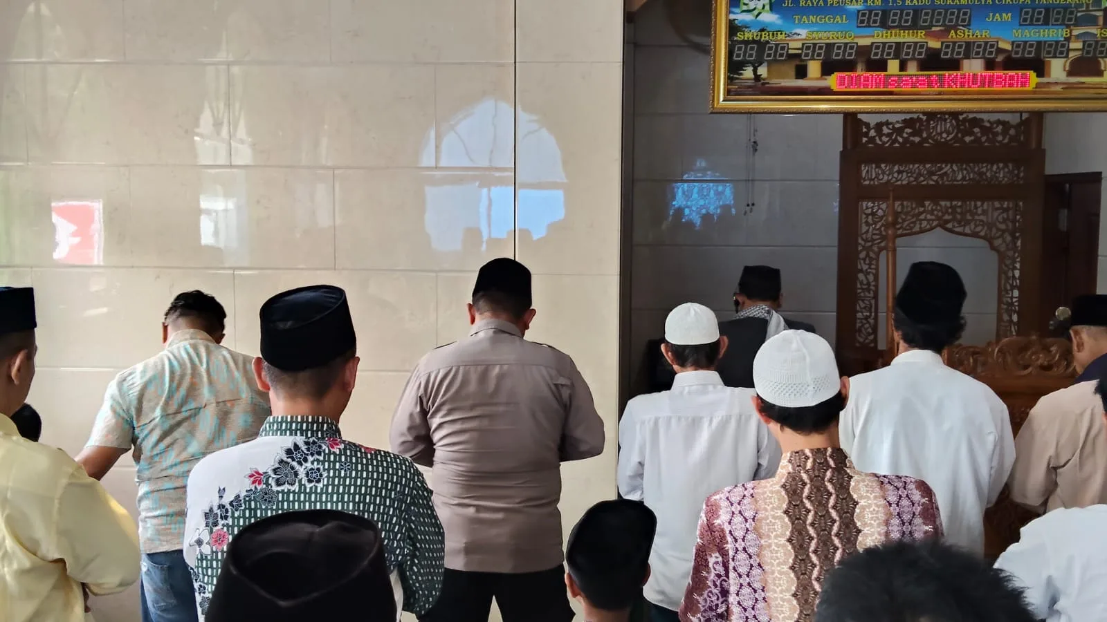 Polsek Cikupa Gerak Cepat Cek Lokasi Kebakaran Sampah dan Kebun Bambu di Desa Dukuh