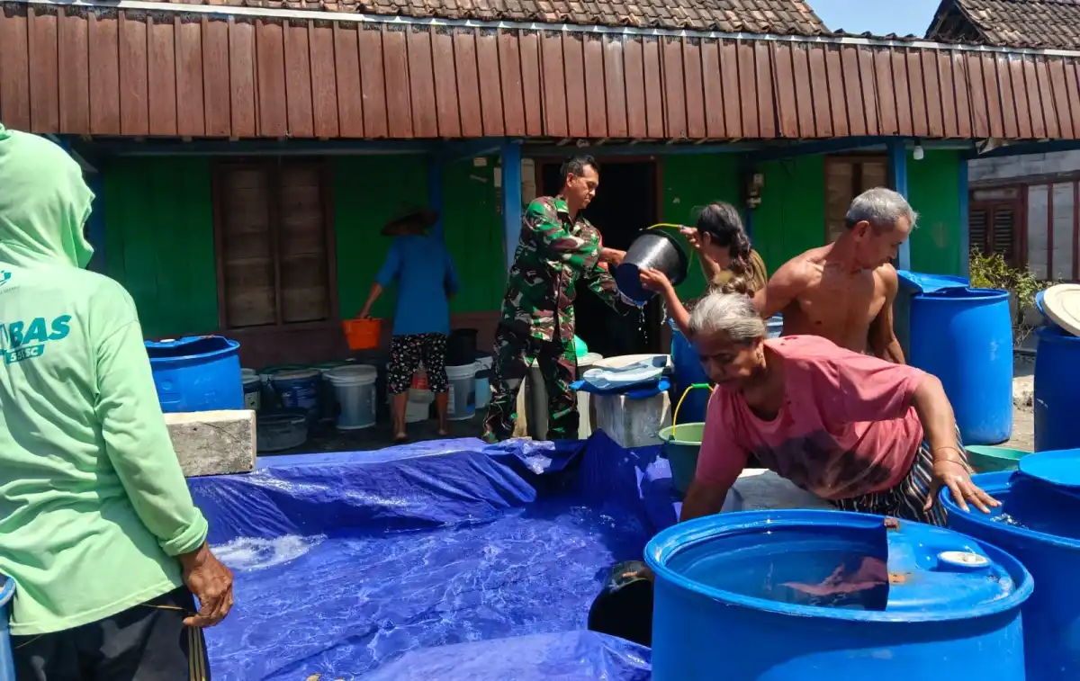 Dalam Waktu Sepekan, Kodim Bojonegoro Salurkan 800 Ribu Liter Air Bersih ke Warga di 34 Desa Terdampak Kekeringan
