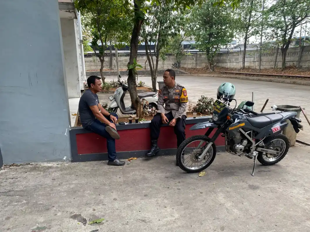 Sambang Warga Bunder, Brigadir Ibnu Dermawan Perkuat Harkamtibmas dan Sosialisasikan 110