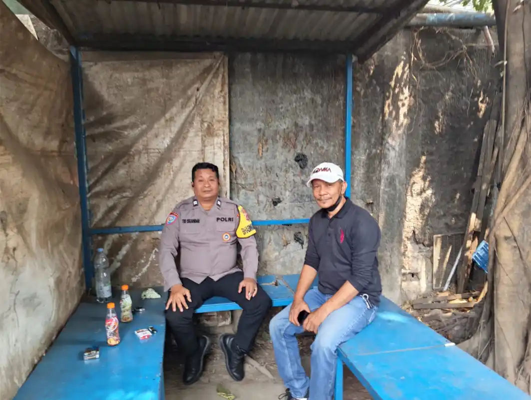 Sambang Warga, Bhabinkamtibmas Bitung Jaya Perkuat Komunikasi dan Kamtibmas