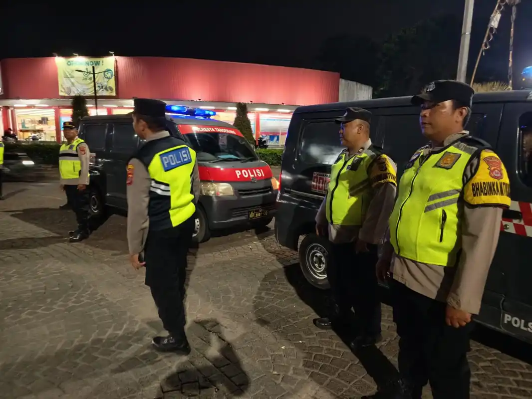 Patroli PUSAKA, Polsek Cikupa dan Panongan Sasar Pusat Keramaian di Citra Raya