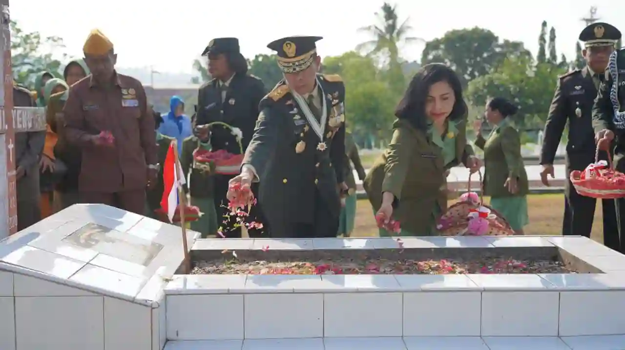 Ziarah Nasional HUT Ke-81 TNI di TMP Trikora