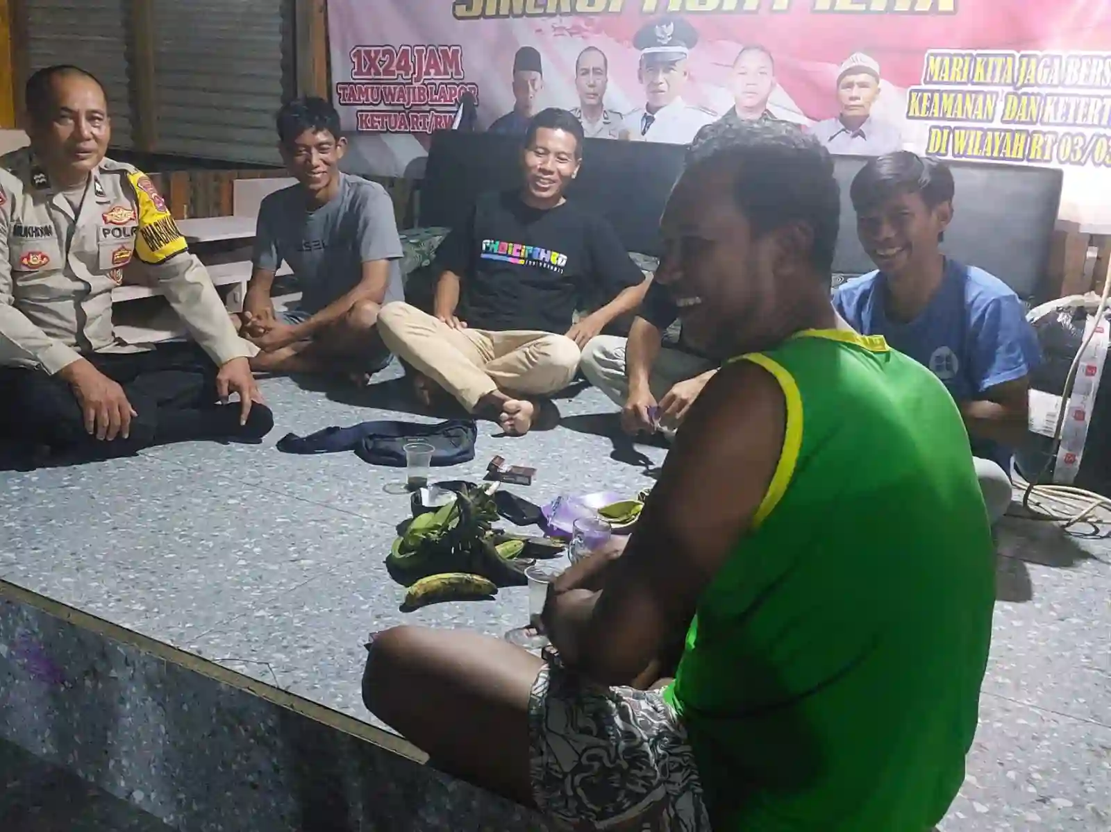 Ronda Bersama Warga, Aiptu Mukhsodin Perkuat Kamtibmas di Sukadamai