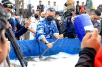 Gunakan Cairan Khusus, Metode Undercooling Dikerahkan; Gubernur, Danlanud, dan Forkopimda Kalsel Bersinergi di Titik Api Atasi Karhutla