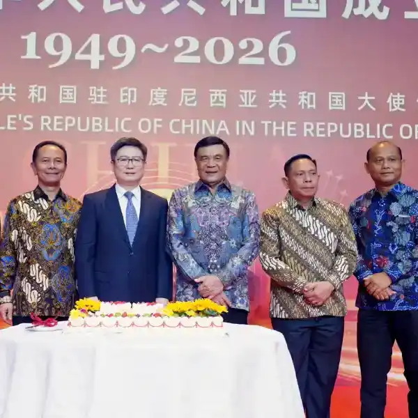 Kasum TNI Bersama Menko Polkam Hadiri Perayaan Hari Nasional ke-77 RRC