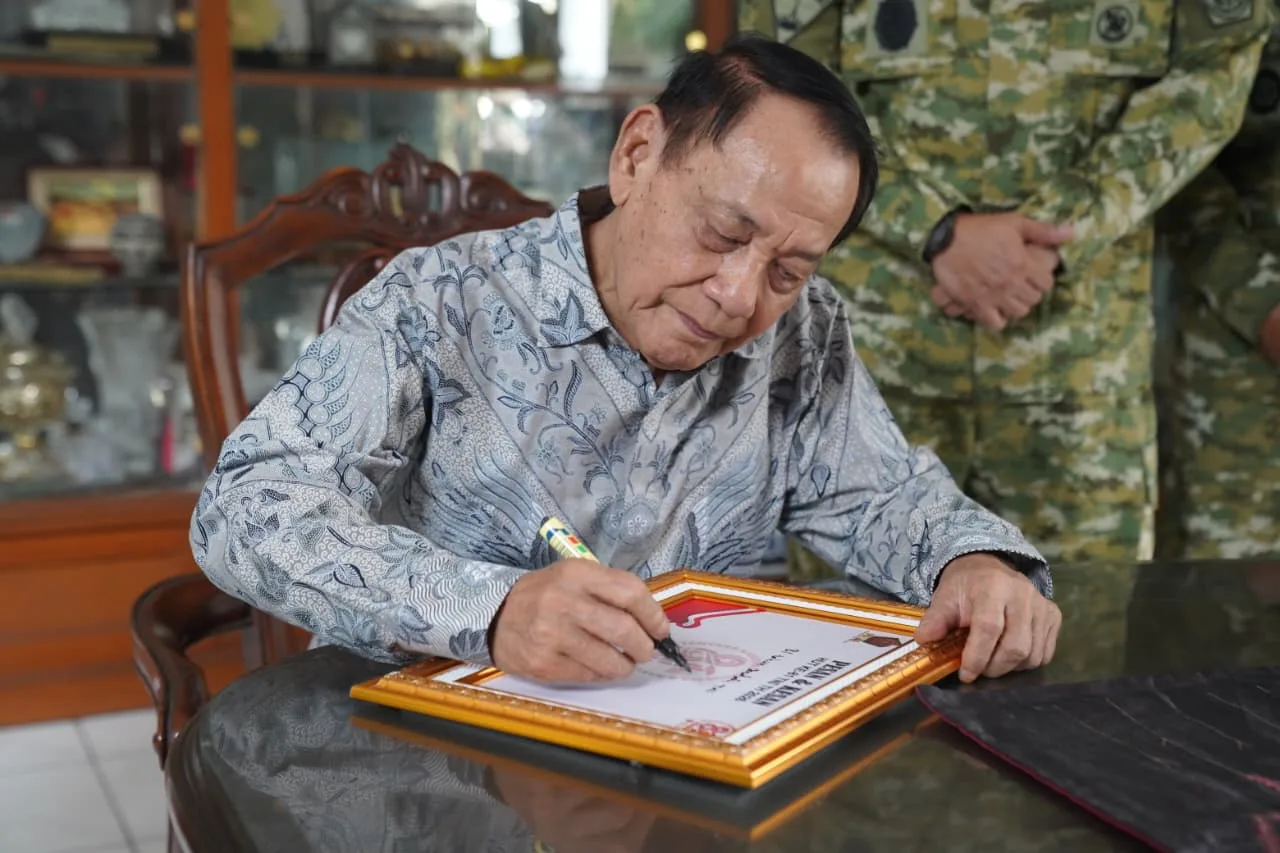 WhatsApp Image 2026-09-24 at 18.20.53 (1) Pesan Jenderal TNI (Purn) Endriartono Sutarto : TNI Harus Terus Menjadi Pelopor Perjuanngan Bangsa Meraih Kejayaan
