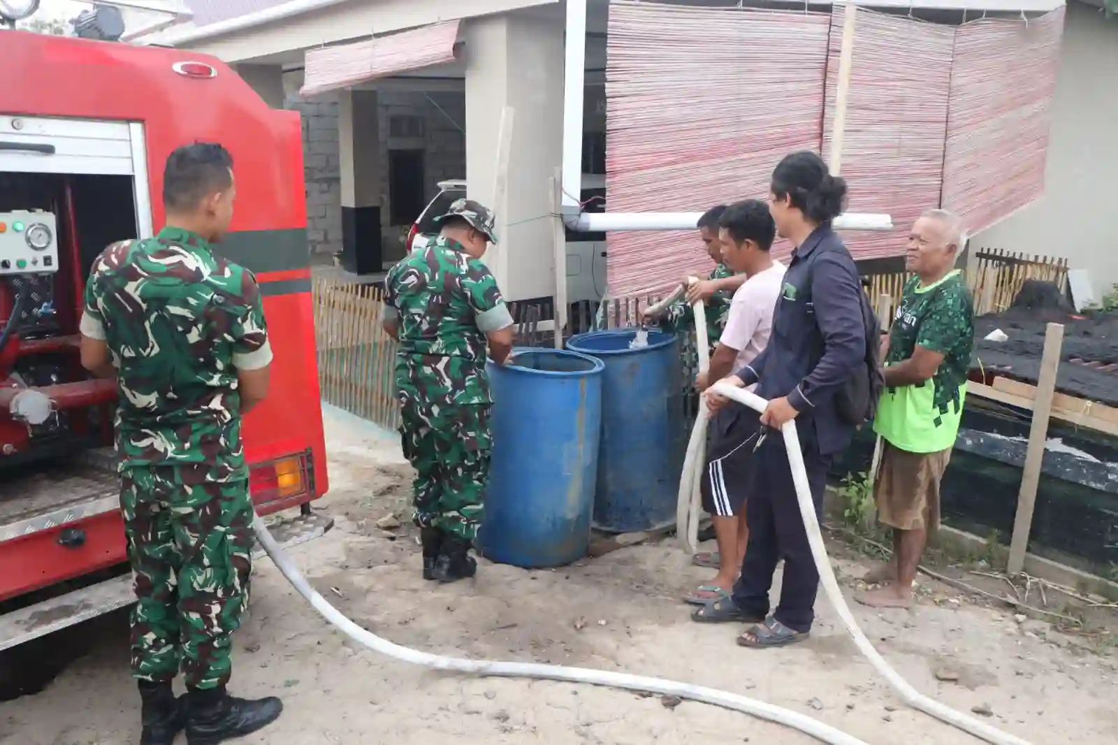 Kodim 0908/Bontang Salurkan Air Bersih, Bantu Warga Penuhi Kebutuhan Sehari-hari