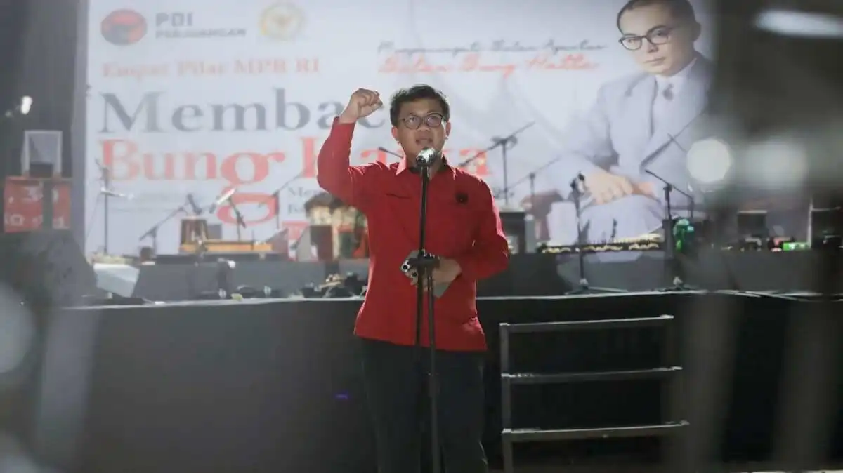 Mengenang Peran Bung Hatta dalam Sejarah Indonesia Mengenang Peran Bung Hatta dalam Sejarah Indonesia