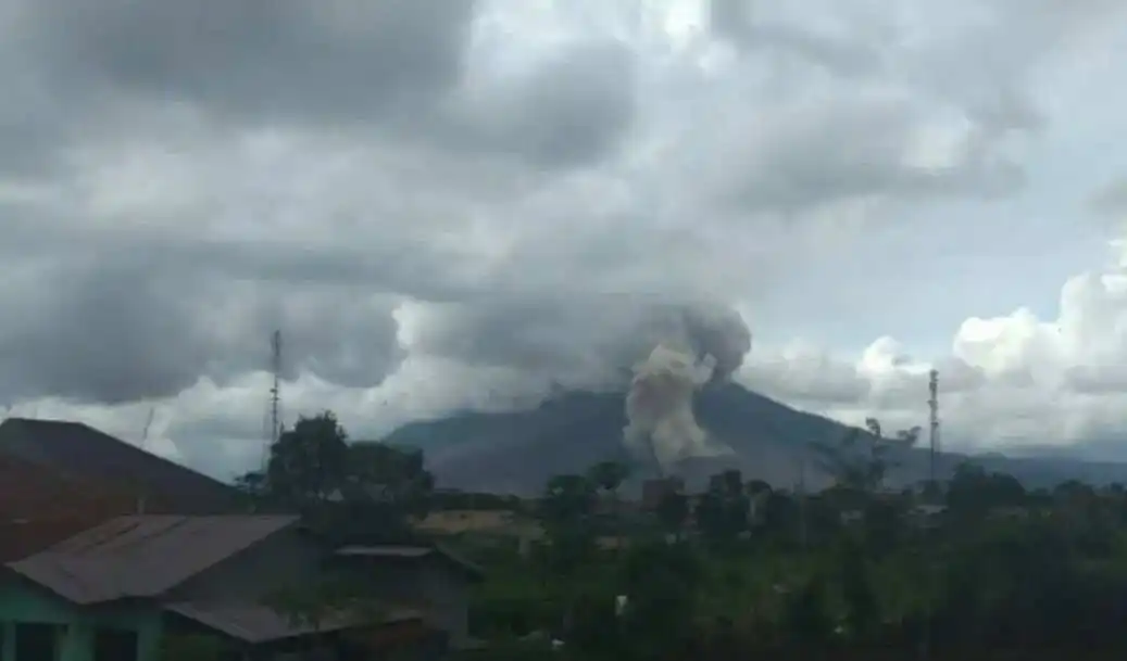 Aktivitas Vulkanik Gunung Sinabung: Warga Diberi Perhatian Khusus Aktivitas Vulkanik Gunung Sinabung: Warga Diberi Perhatian Khusus