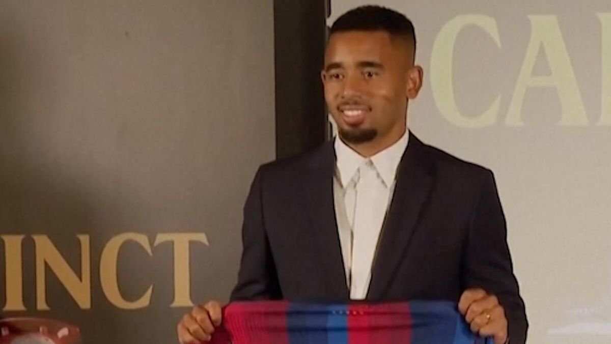 Gabriel Jesus Resmi Bergabung dengan Barcelona Gabriel Jesus Resmi Bergabung dengan Barcelona