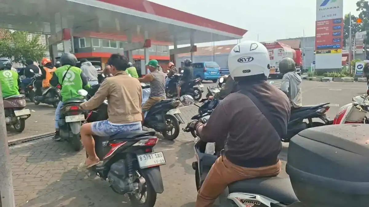 Efisiensi Bahan Bakar: Mencampur Minyak Kayu Putih dengan Bensin