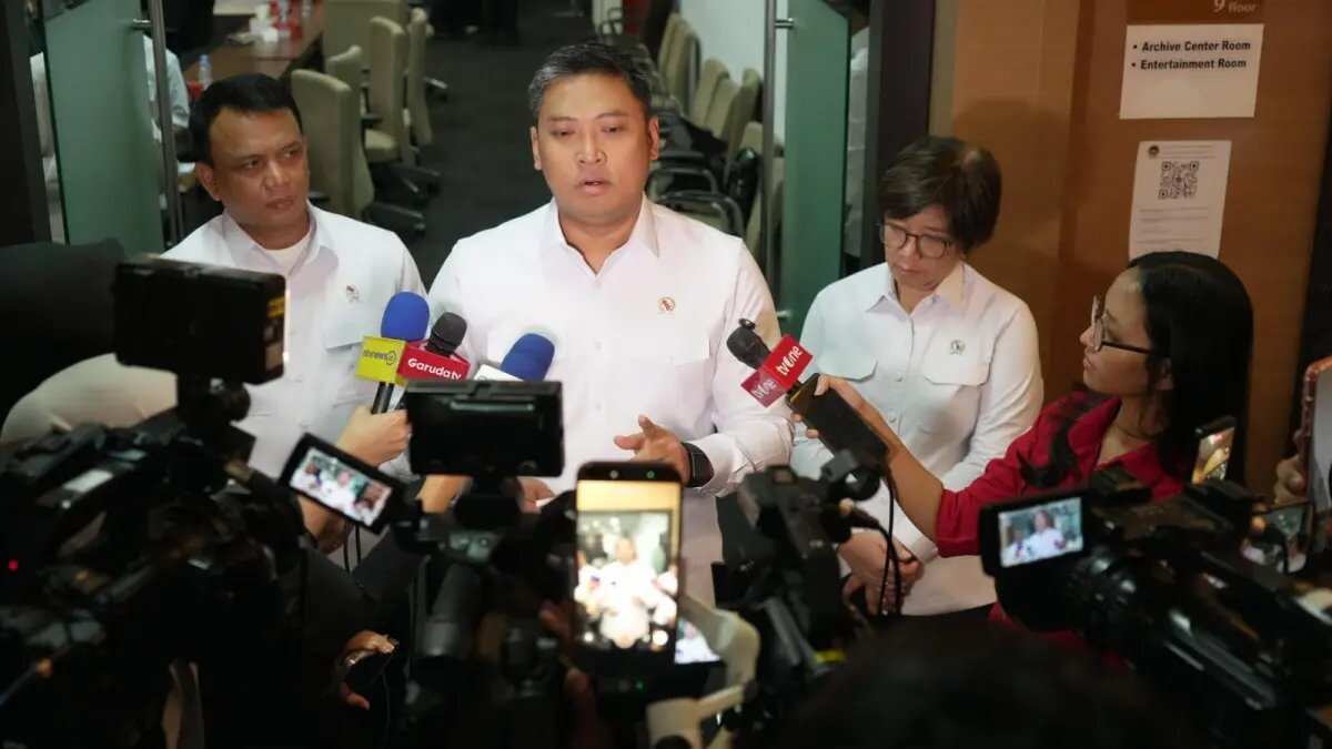 Kepala BGN Minta Maaf terkait Keracunan Makanan di Sidoarjo Kepala BGN Minta Maaf terkait Keracunan Makanan di Sidoarjo