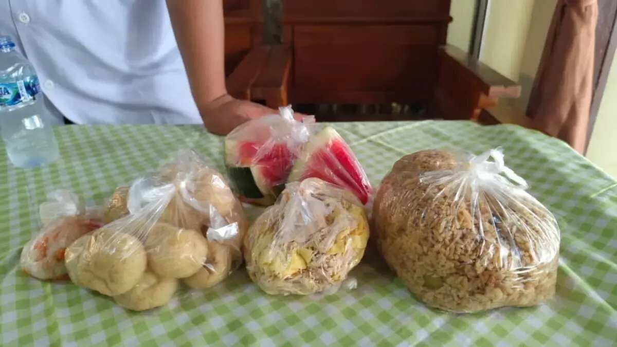 Keracunan Massal di SMAN 3 Nganjuk: Penuh Tanda Tanya Keracunan Massal di SMAN 3 Nganjuk: Penuh Tanda Tanya