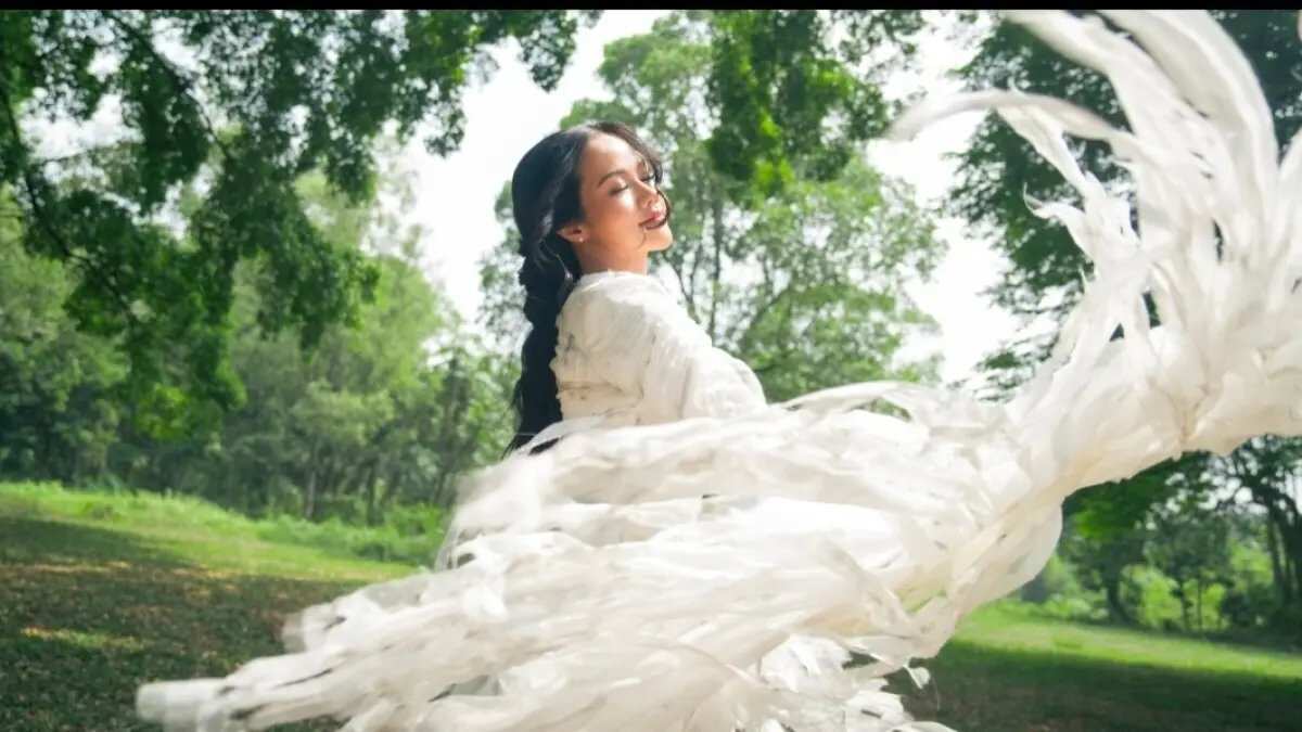 Pertiwi: Lagu Yura Yunita tentang Ketakutan dan Keberanian Pertiwi: Lagu Yura Yunita tentang Ketakutan dan Keberanian