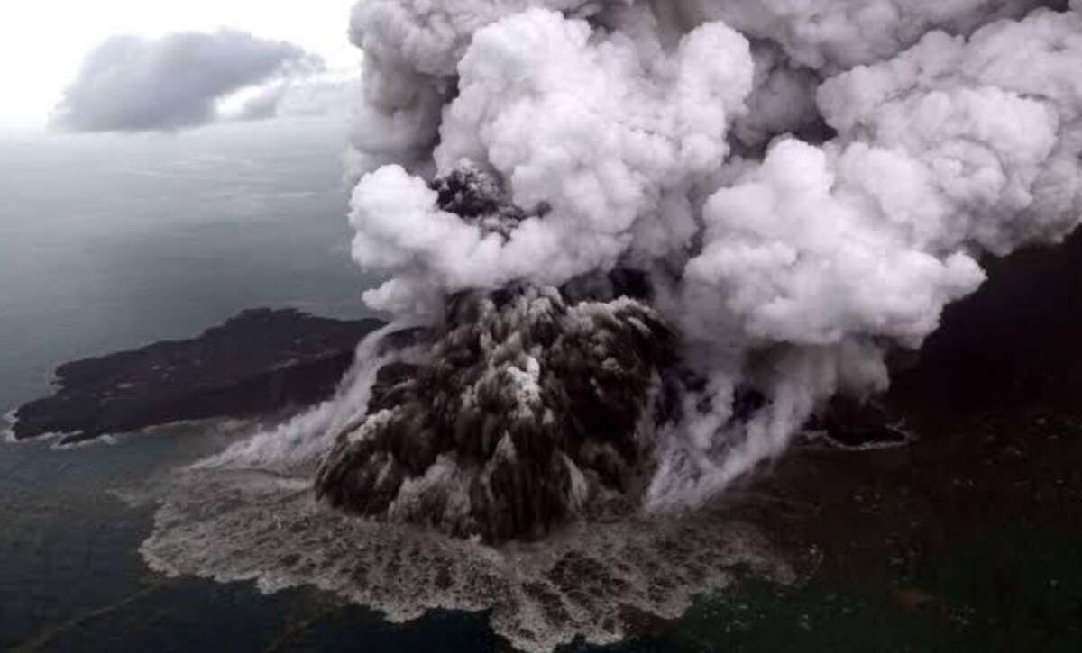 Aktivitas Erupsi Gunung Anak Krakatau Aktivitas Erupsi Gunung Anak Krakatau