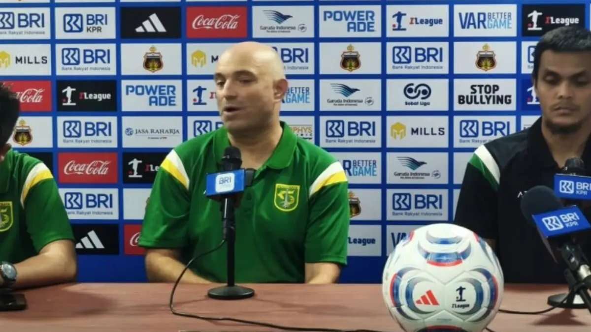 Cuaca Panas dan Angin Kencang Warnai Pertandingan Imbang Persebaya vs Bhayangkara FC Cuaca Panas dan Angin Kencang Warnai Pertandingan Imbang Persebaya vs Bhayangkara FC