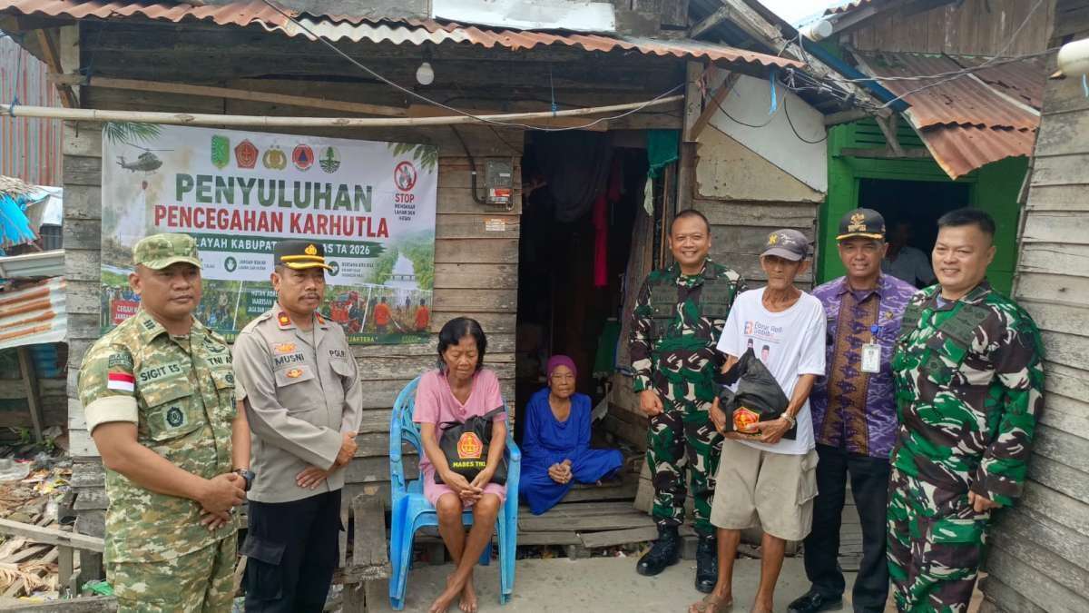 Bantuan TNI dan Pencegahan Karhutla di Sambas