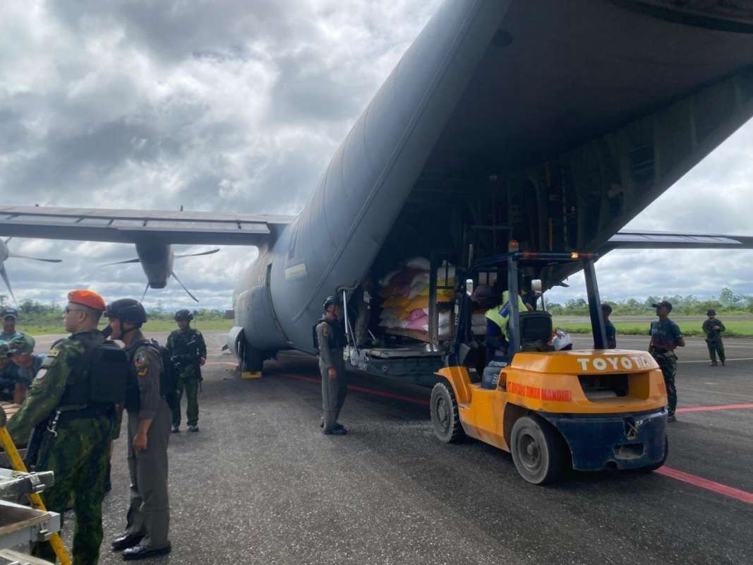 Kedatangan Pasokan Beras ASN di Yahukimo Kedatangan Pasokan Beras ASN di Yahukimo