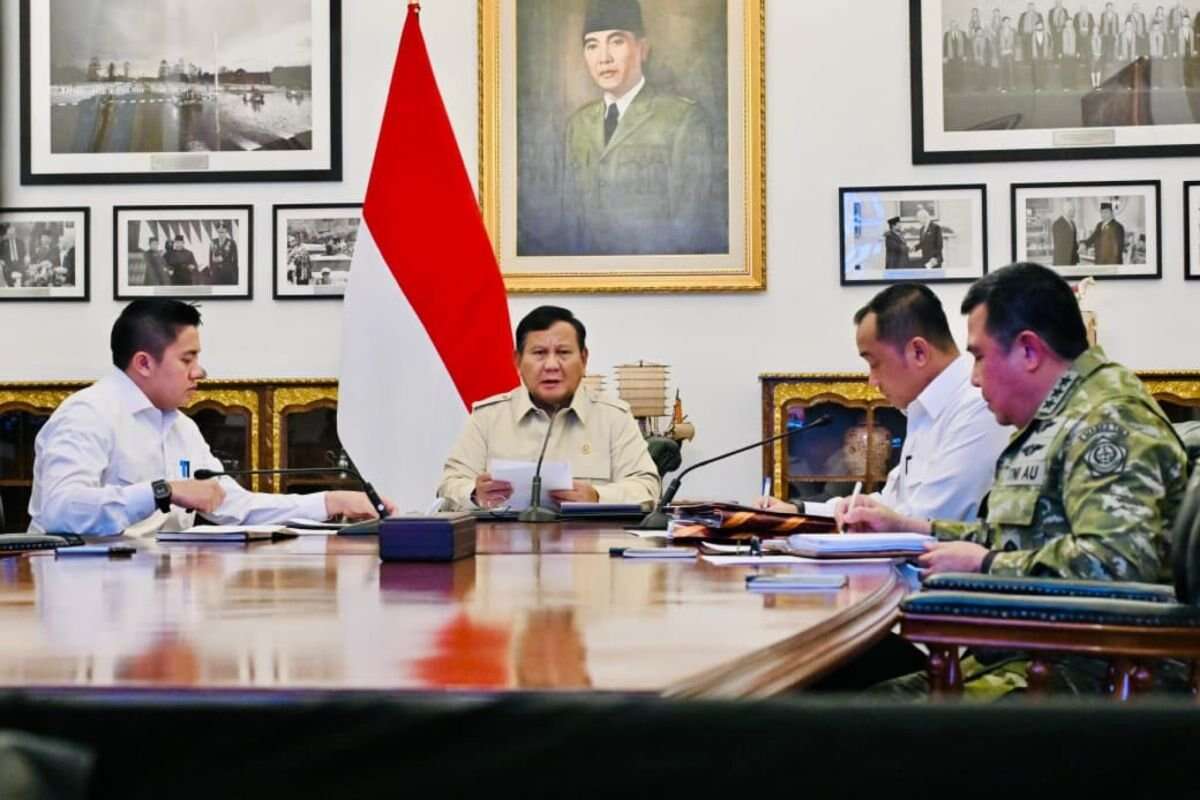 Kapal Induk Helikopter dan Drone untuk Penanganan Bencana Kapal Induk Helikopter dan Drone untuk Penanganan Bencana