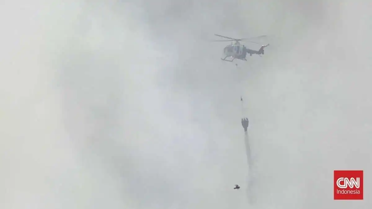 Kebakaran di TPA Galuga Bogor: Helikopter Dikerahkan untuk Pemadaman