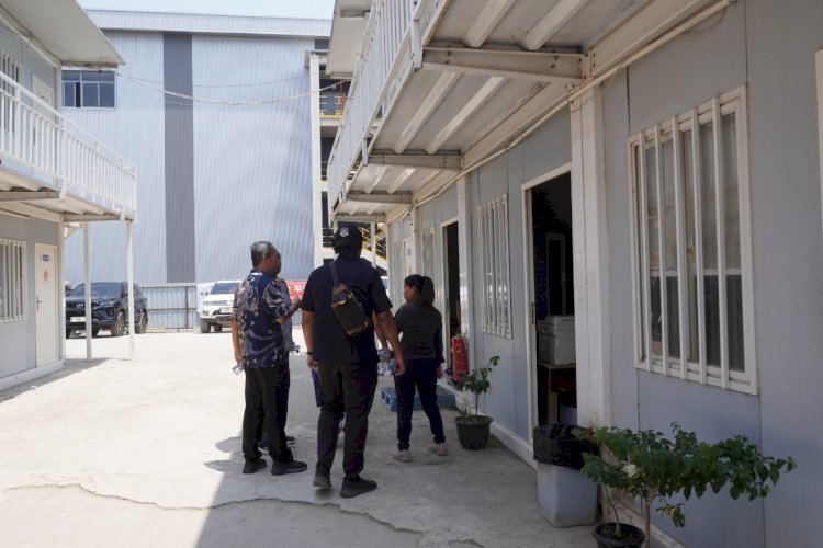 Dua WNA Dideportasi usai Tindakan Imigrasi di Kendal Dua WNA Dideportasi usai Tindakan Imigrasi di Kendal
