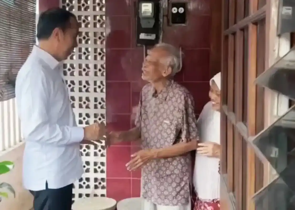 Keterangan UGM tentang Status Kasmudjo sebagai Pembimbing Joko Widodo