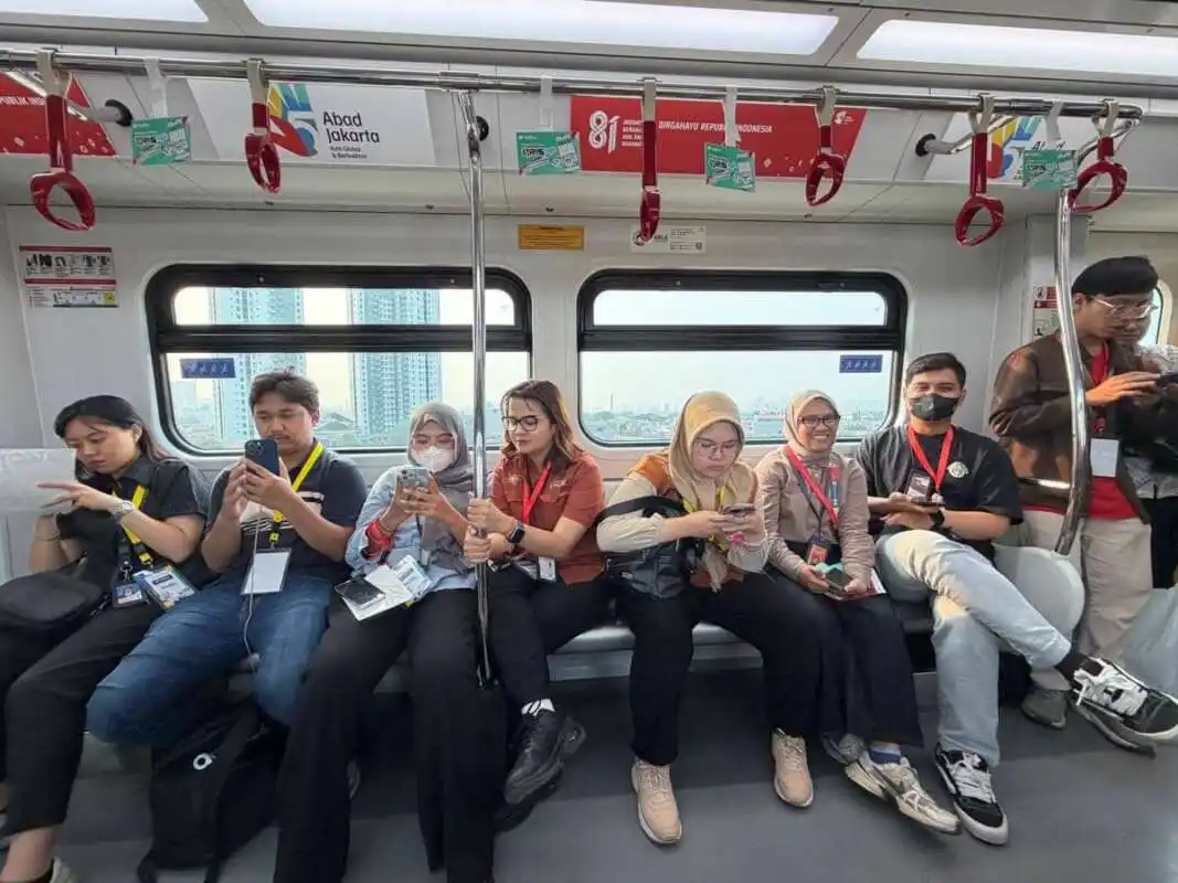 Uji Coba LRT Jakarta Rute Kelapa Gading-Manggarai Dimulai