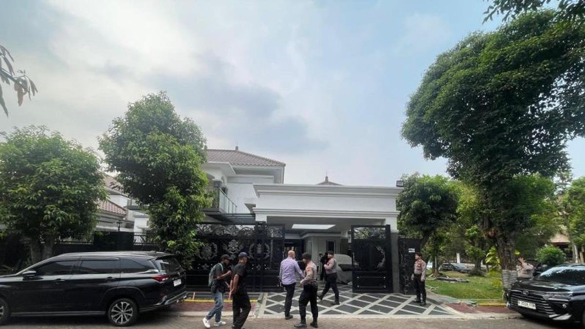 Penggeledahan Rumah Anggota Polri Terkait Dugaan Suap Bupati Bekasi