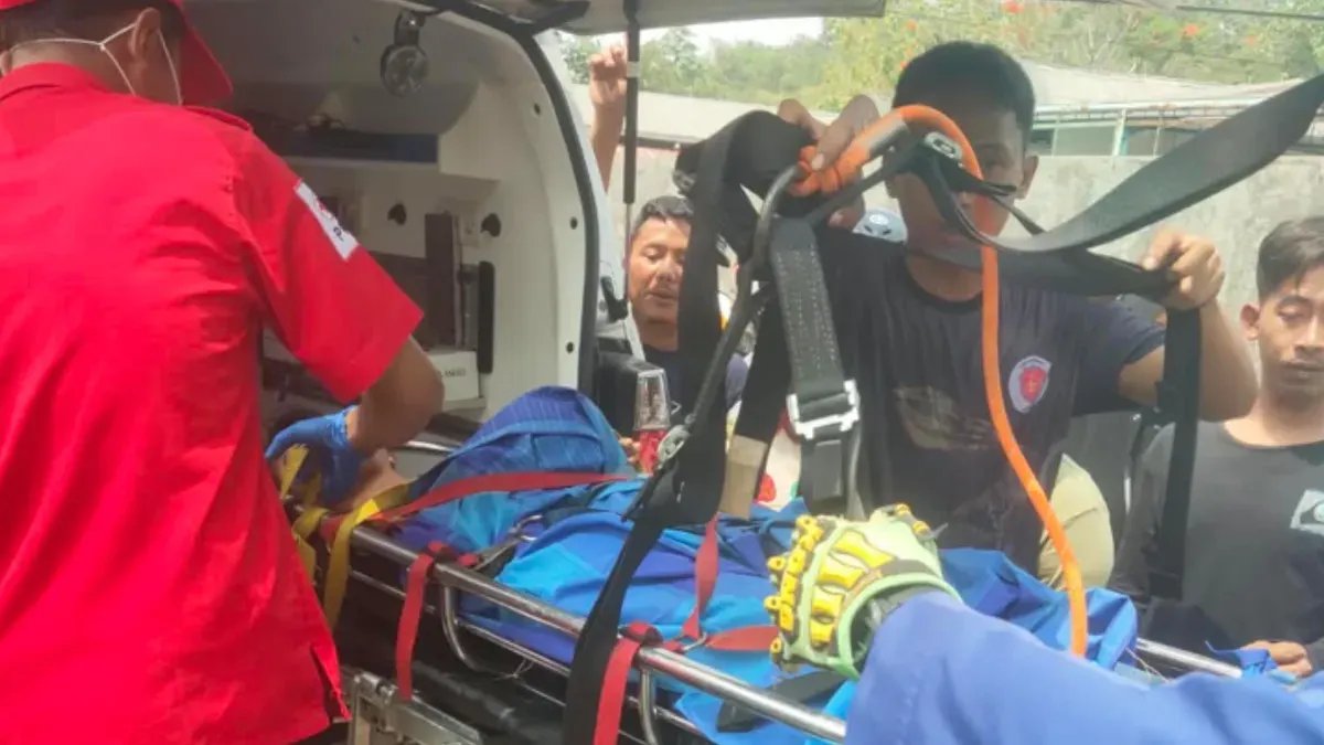Kecelakaan Mobil Elf di Depok, 13 Korban Dilarikan ke Rumah Sakit
