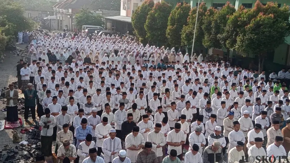 Doa Bersama Warga Sawangan untuk Memohon Hujan di Tengah Krisis Air Doa Bersama Warga Sawangan untuk Memohon Hujan di Tengah Krisis Air