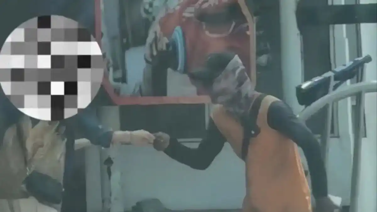 Dua Pegawai P3K Surabaya Dipecat Akibat Pungli Pengangkutan Sampah