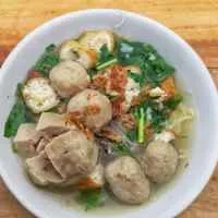 Menikmati Cita Rasa Bakso di Surabaya