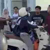 Aksi Protes Mahasiswa UINSA: Gerbang Utama Terkunci