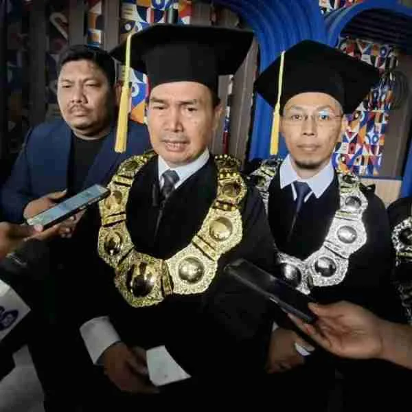 Wisuda ke-42 Politeknik Negeri Jakarta: Pencapaian dan Tantangan Lulusan
