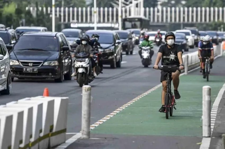 Keputusan Pemprov DKI Jakarta: Jalur Sepeda Tetap Dipertahankan Keputusan Pemprov DKI Jakarta: Jalur Sepeda Tetap Dipertahankan