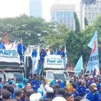 Kondisi Sinyal Bertolak Belakang dalam Aksi Buruh dan Mahasiswa