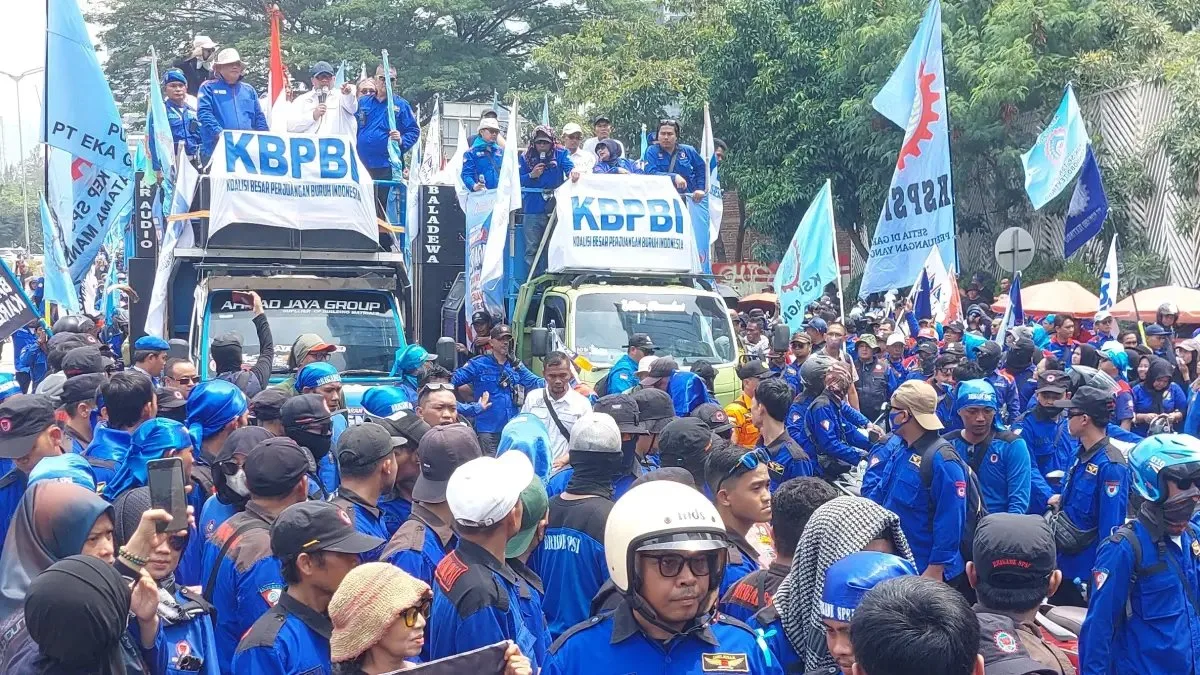 Buruh Indonesia Beraksi Singkat: Mengupas Alasan dan Tuntutan Buruh Indonesia Beraksi Singkat: Mengupas Alasan dan Tuntutan