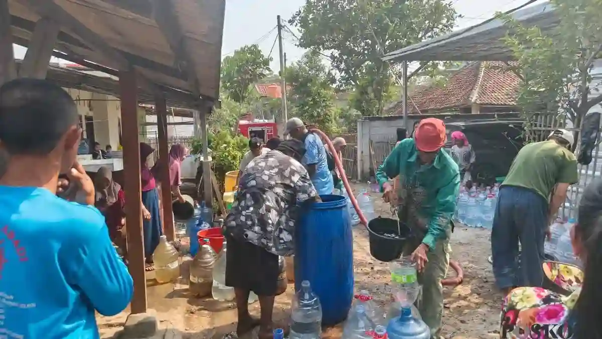 Krisis Air Bersih Akibat El Nino di Tigaraksa: 300 Keluarga Terkena Dampak Krisis Air Bersih Akibat El Nino di Tigaraksa: 300 Keluarga Terkena Dampak